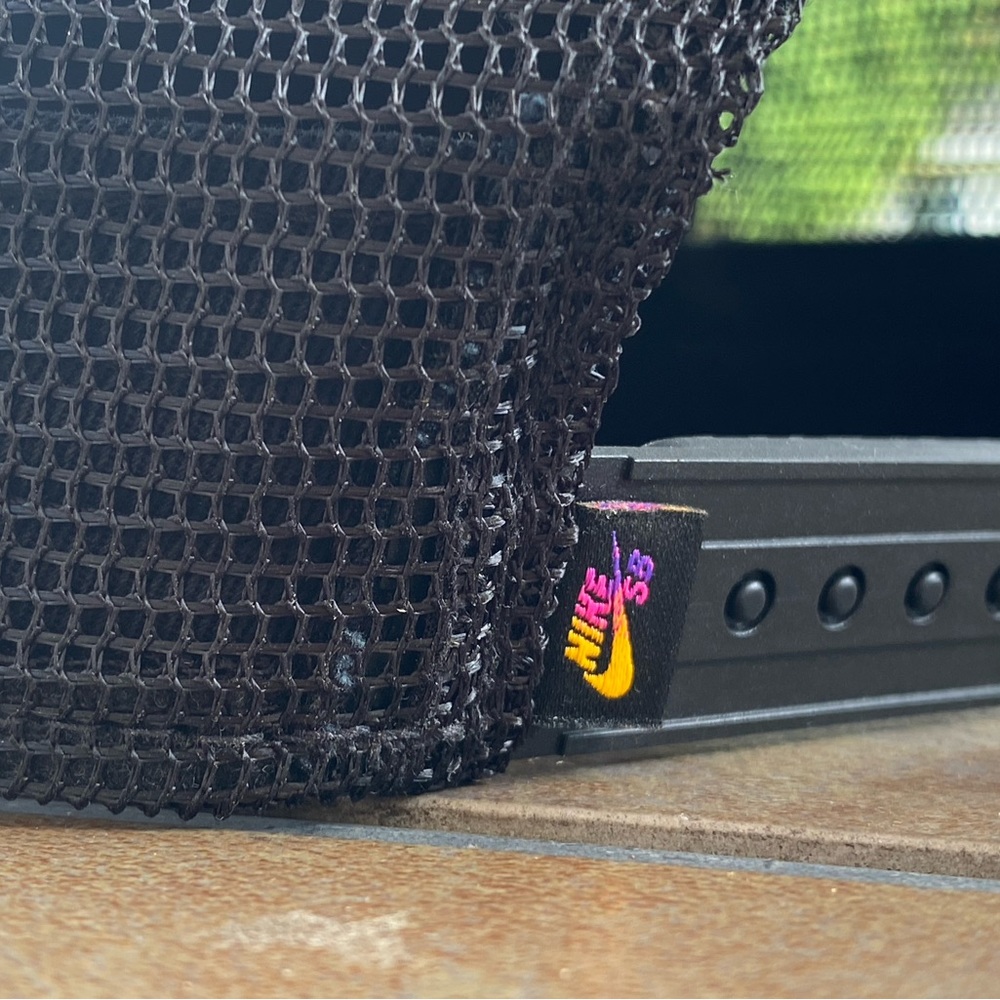 Like New Nike SB Trucker hat